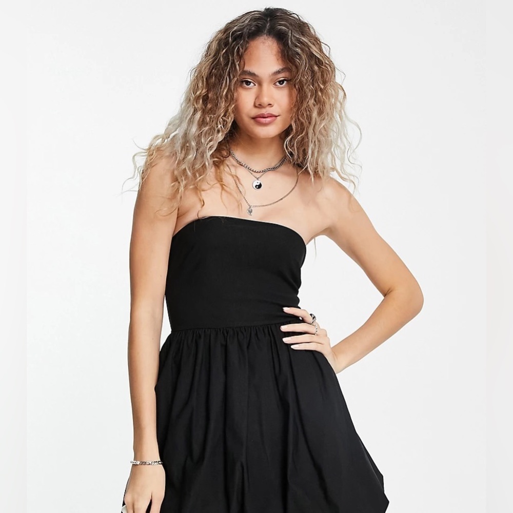 (NWOT) COLLUSION strapless puffball mini dress black